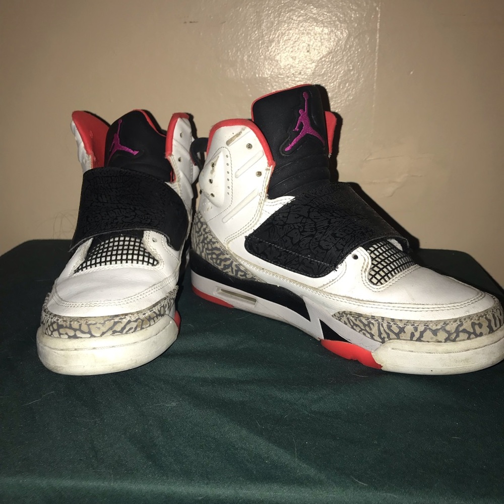 Air Jordan’s Son Of Mars 512246-105